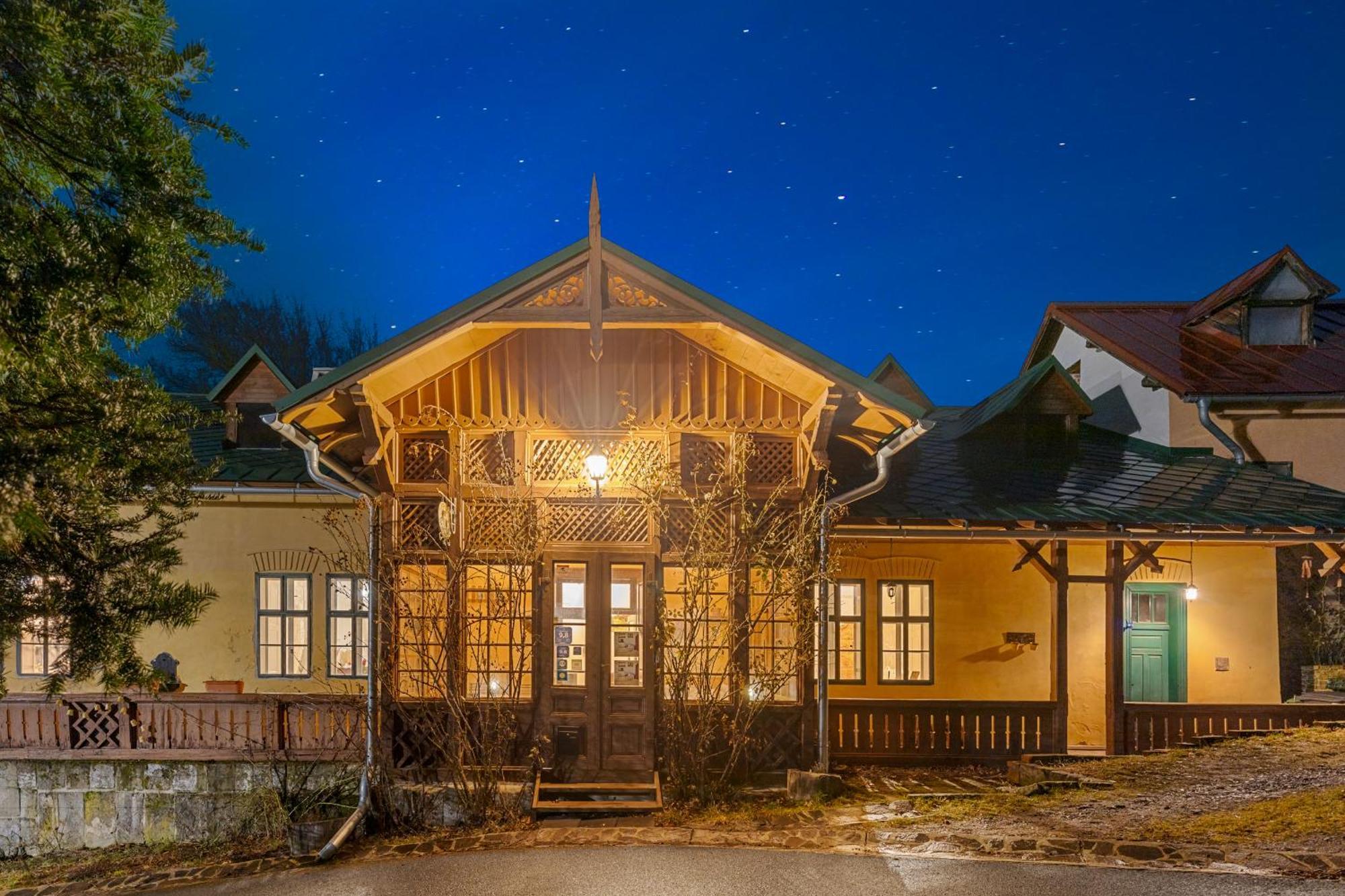 Sovi Dom- Historicke Apartmany Z 19 Storocia, 4Km Od Banskej Stiavnice Svätý Anton Exteriör bild