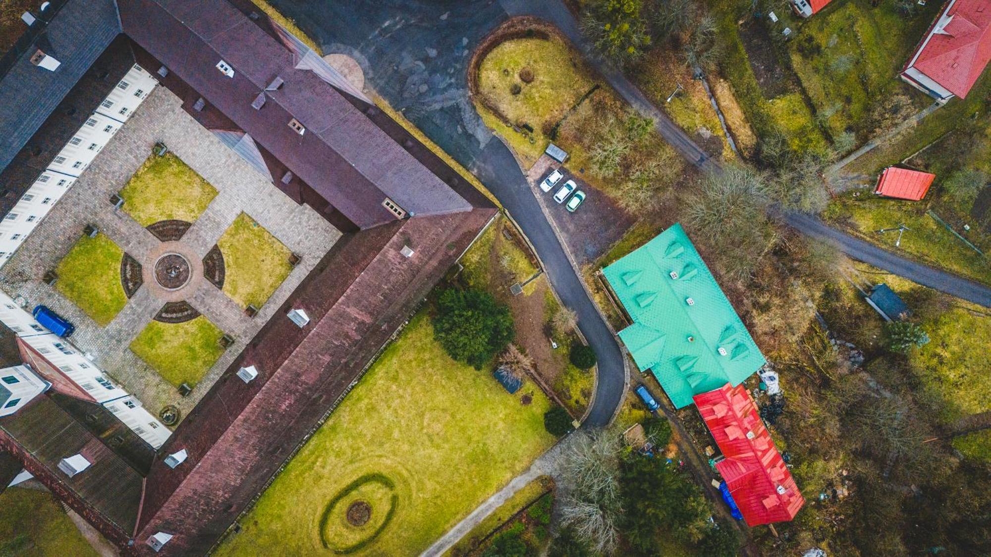 Sovi Dom- Historicke Apartmany Z 19 Storocia, 4Km Od Banskej Stiavnice Svätý Anton Exteriör bild