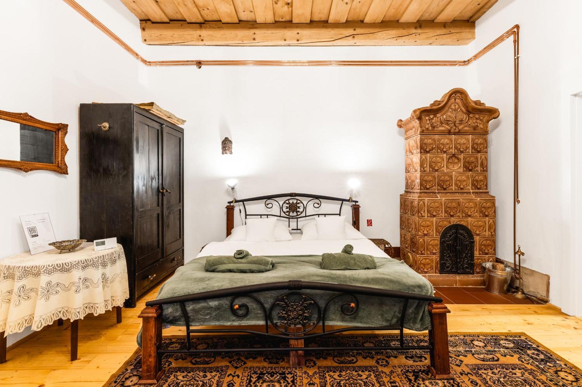 Sovi Dom- Historicke Apartmany Z 19 Storocia, 4Km Od Banskej Stiavnice Svätý Anton Exteriör bild