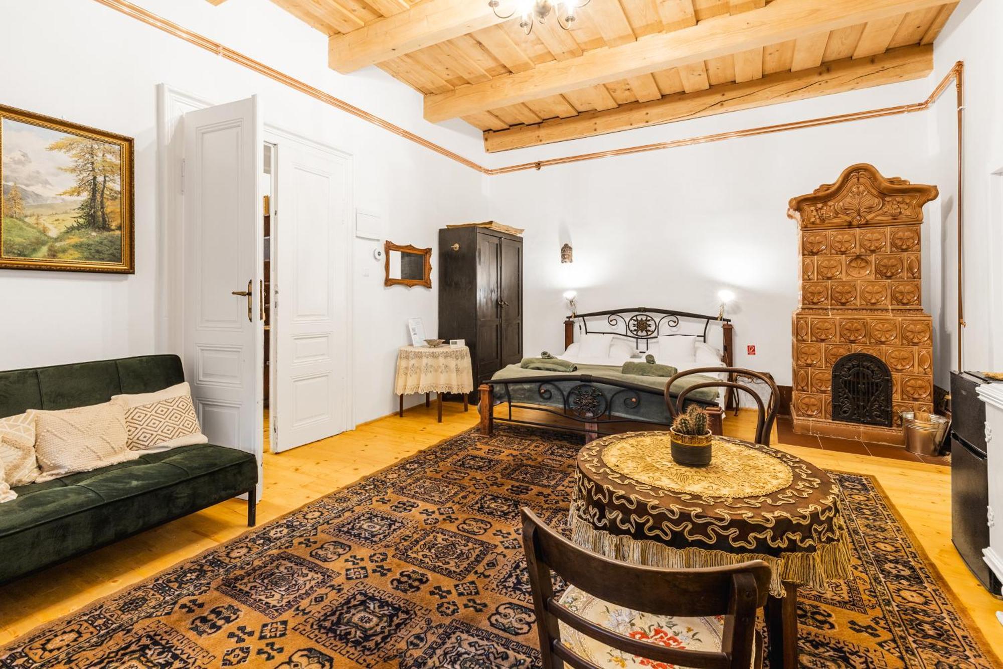 Sovi Dom- Historicke Apartmany Z 19 Storocia, 4Km Od Banskej Stiavnice Svätý Anton Exteriör bild