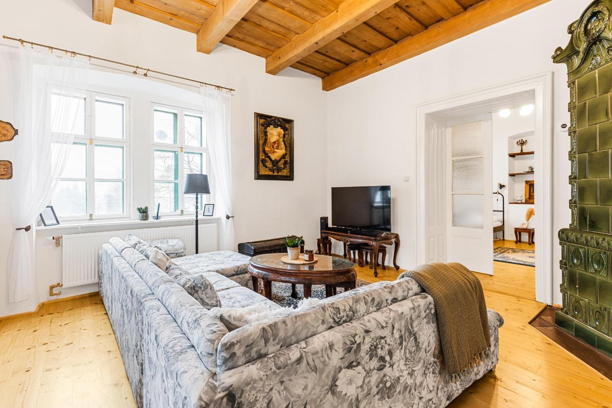 Sovi Dom- Historicke Apartmany Z 19 Storocia, 4Km Od Banskej Stiavnice Svätý Anton Exteriör bild