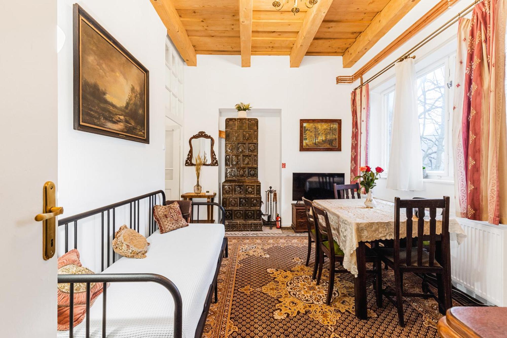 Sovi Dom- Historicke Apartmany Z 19 Storocia, 4Km Od Banskej Stiavnice Svätý Anton Exteriör bild