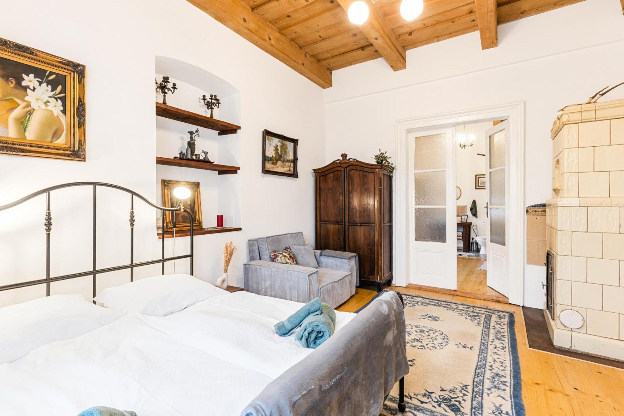 Sovi Dom- Historicke Apartmany Z 19 Storocia, 4Km Od Banskej Stiavnice Svätý Anton Exteriör bild