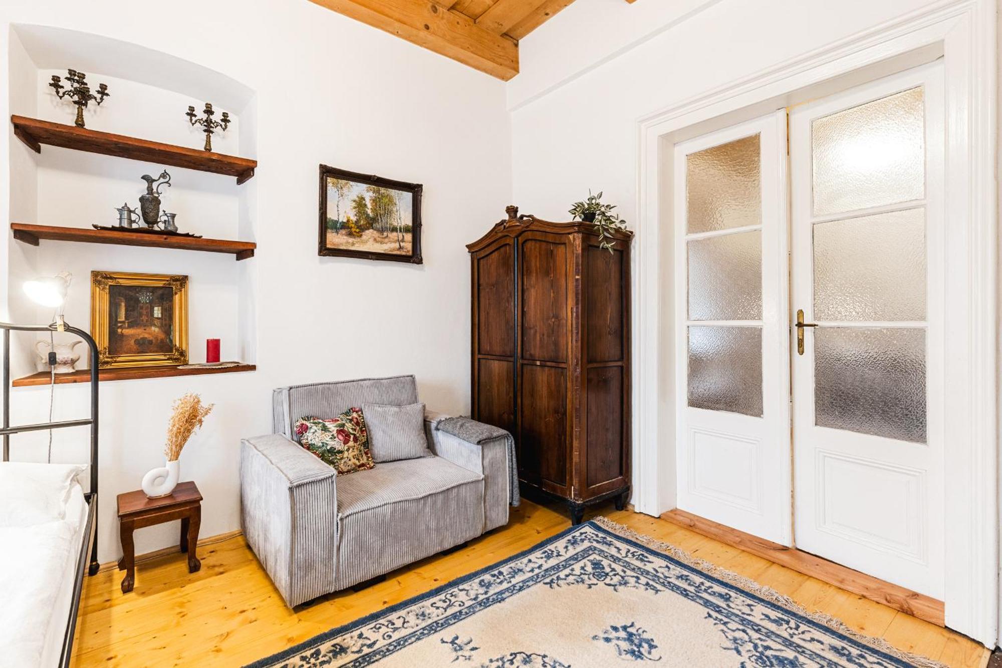 Sovi Dom- Historicke Apartmany Z 19 Storocia, 4Km Od Banskej Stiavnice Svätý Anton Exteriör bild