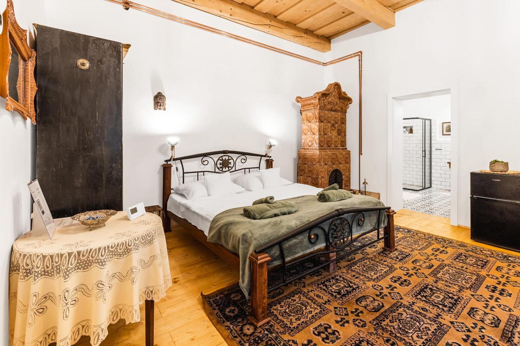 Sovi Dom- Historicke Apartmany Z 19 Storocia, 4Km Od Banskej Stiavnice Svätý Anton Exteriör bild