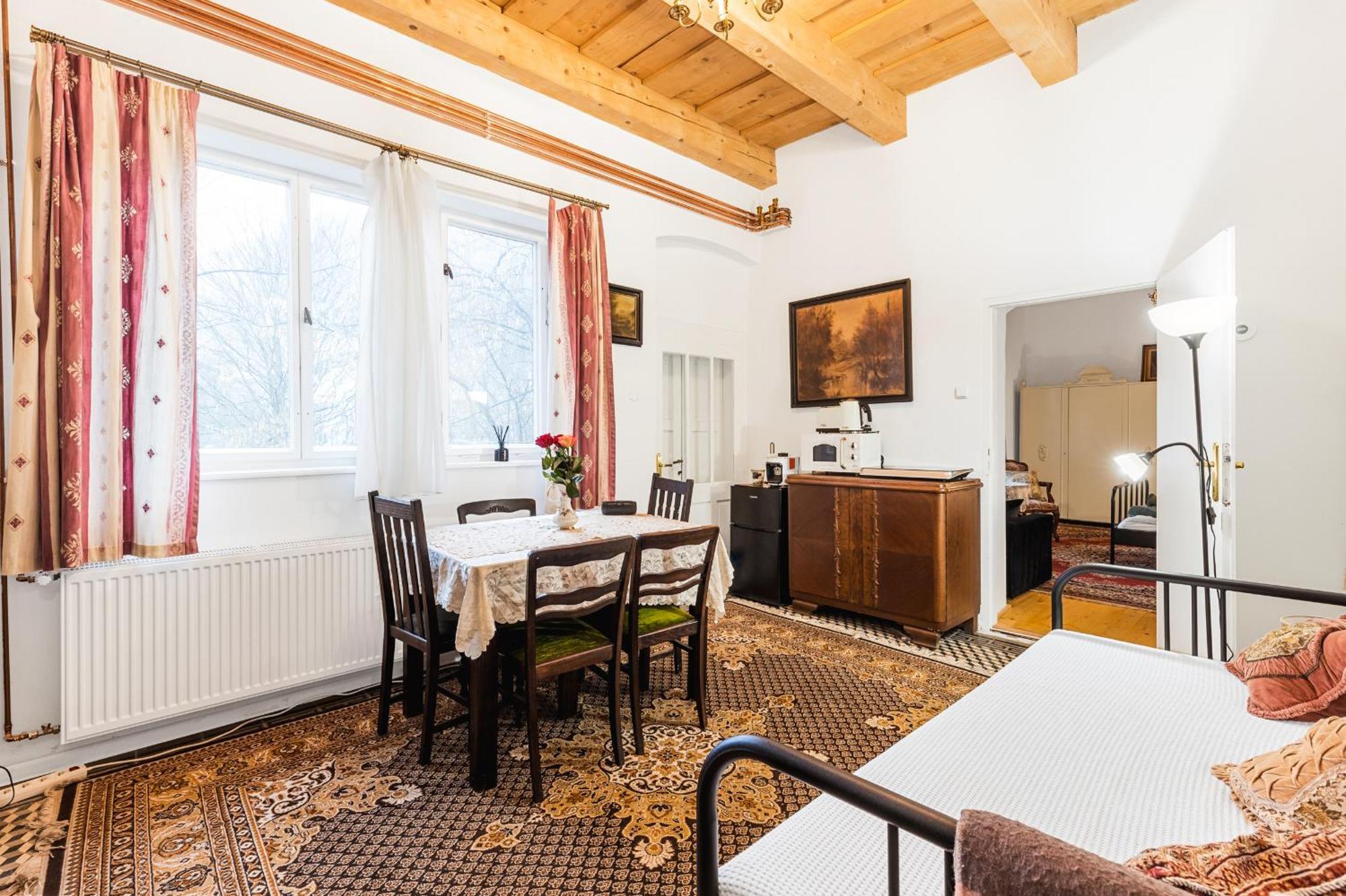 Sovi Dom- Historicke Apartmany Z 19 Storocia, 4Km Od Banskej Stiavnice Svätý Anton Exteriör bild